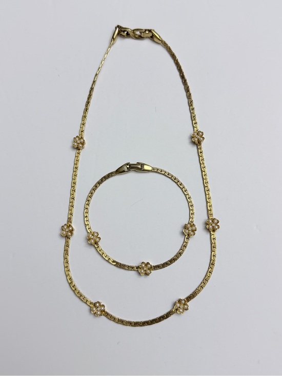 Jewelry - Vintage Floral Station Necklace & Bracelet Set Gold Tone